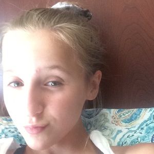 Meet your Posher, Halie